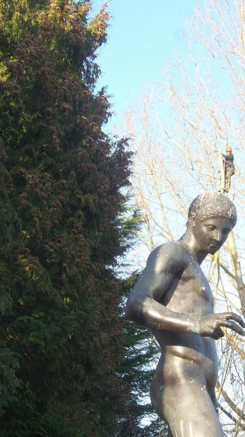 standing-on-statues-head---water-gardens.jpg